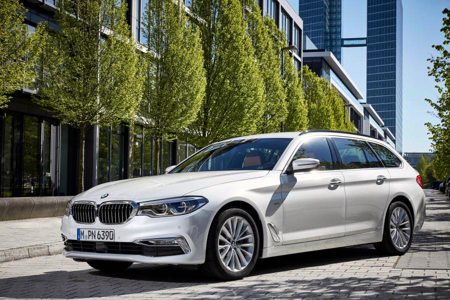  BMW 520d Touring Luxury Line 2017 года  (WW) (фото 20 из 40)